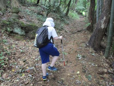 信夫山に登る様子