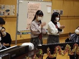 連弾を披露 連弾を披露