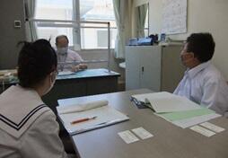 点字図書館の概要説明の様子 点字図書館の概要説明の様子