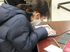 Surfaceでデータを見る様子