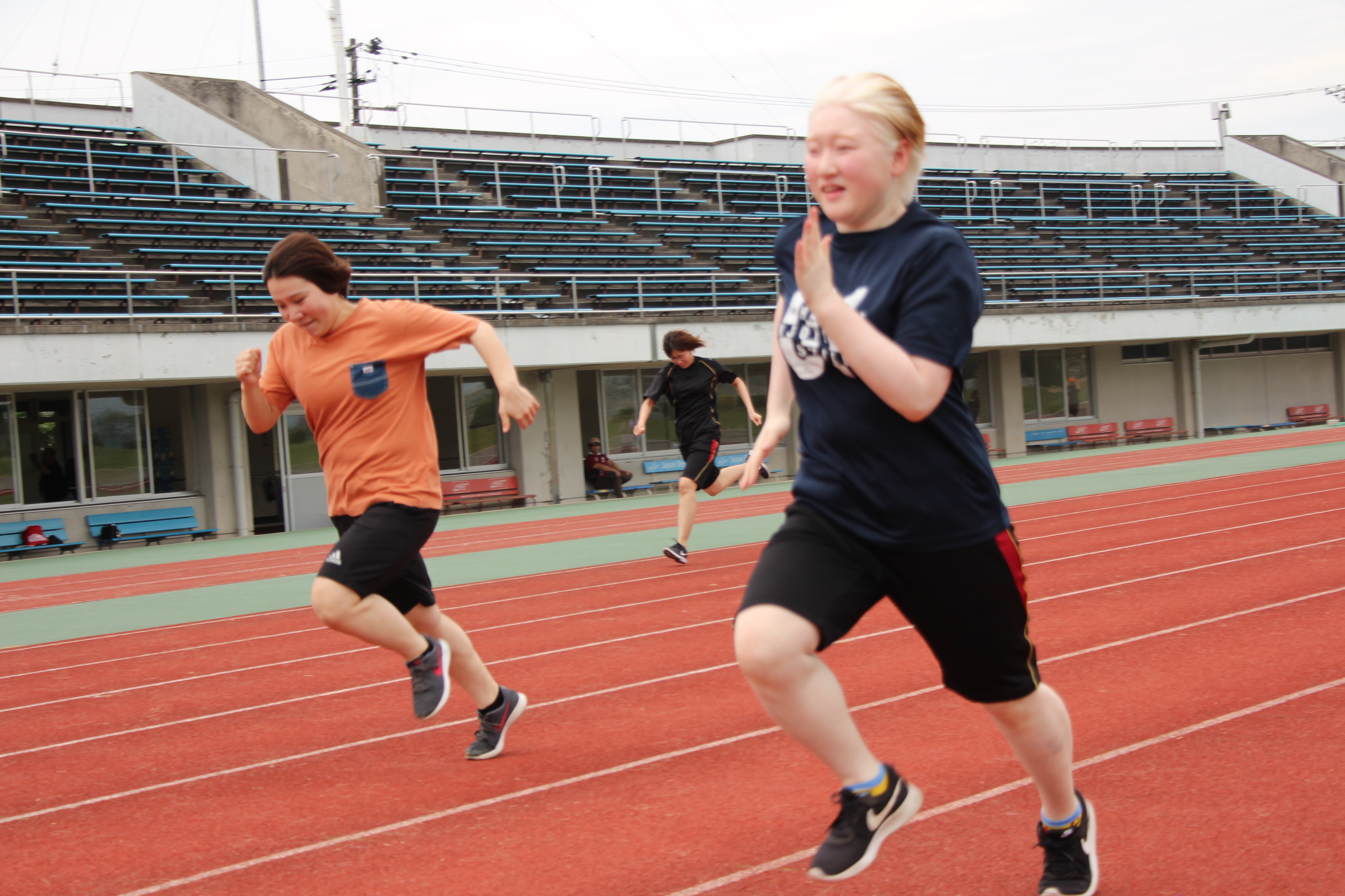 １００M走（女子）