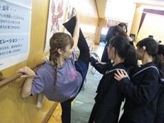 バレリーナのお姉さんの足の高さはスゴイ バレリーナのお姉さんの足の高さはスゴイ